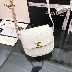 Chanel/香奈儿官网包包19新款菱格斜跨单肩链条翻盖邮差包半月包马鞍包AS0143