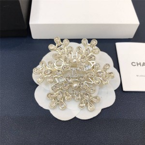 chanel英国官网香奈儿原单镶钻水晶珍珠井柏然同款新款雪花胸针