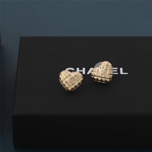 CHANEL香奈儿官网国际奢侈品牌C格纹爱心做旧耳钉耳环