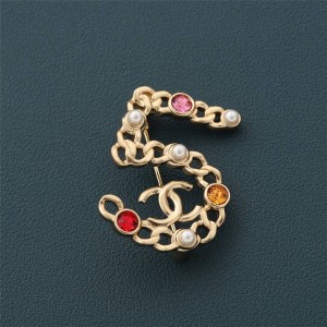 CHANEL香奈儿世界奢侈品牌排行榜5字红粉钻珍珠做旧胸针